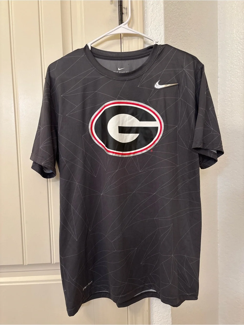 Nike Dri-FIT Georgia Bulldogs Athletic Cut Tee Large UGA Black‎